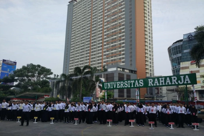 kampus swasta terbaik